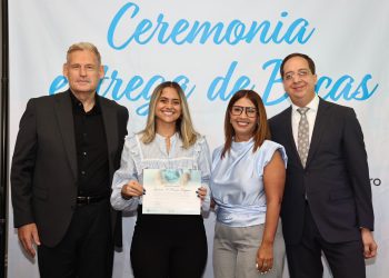 Fundación Triple-S y la Fundación para el Futuro de la Salud invierten $536,500 en becas para fortalecer la próxima generación de profesionales de la salud en Puerto Rico