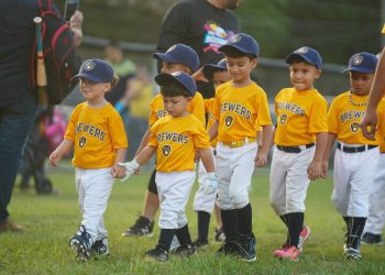 Vega Baja impulsa el deporte, inauguran la Liga de Béisbol Municipal Infantil de Verano 2026