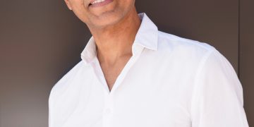 Desde Broadway, Julio Monge se integra a “Buena Vista Social Club™” con el personaje de Compay