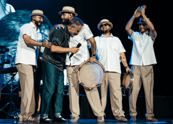 Jorge Drexler conquista Puerto Rico con su gira “Taracá” y celebra la plena junto a Los Pleneros de la Cresta