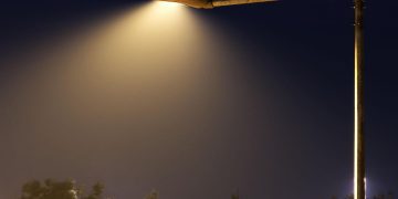 Adelantada la instalación de luminarias en Guayama