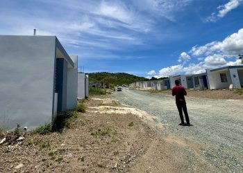 A más de seis años de los terremotos, las familias de Ciénaga en Yauco reclaman claridad sobre el techo seguro prometido