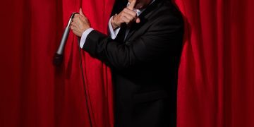 El Late Night con Raymond Arrieta suma nuevas funciones ante la  gran acogida del público