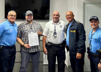 Reconocen a agentes de la Policía Municipal de Moca