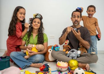 Comedia para toda la familia en “Uno y Media: De todo un Poco.. Y un Poquito”