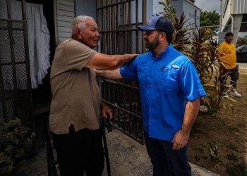José Yovín inicia entrega de cisternas en residenciales públicos