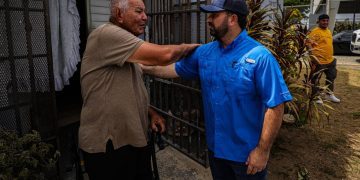 José Yovín inicia entrega de cisternas en residenciales públicos