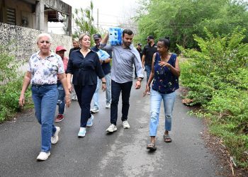 Vivienda y ODSEC llevan agua potable y cisternas a comunidades de Loíza