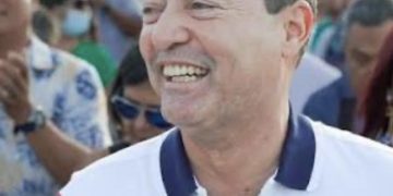 Ramos llora la partida del alcalde Julio Alicea Vassallo