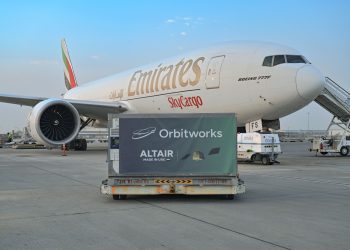 Emirates SkyCargo transporta el Altair-1 de Orbitworks, el primer satélite comercial impulsado por IA desarrollado y fabricado en los EAU