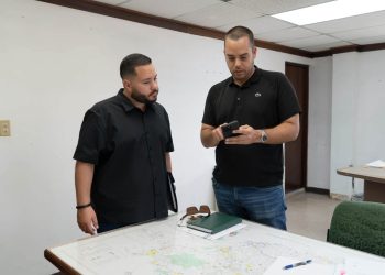 Representante plantea a nuevo director regional de DTOP prioridades viales de Yabucoa y Maunabo