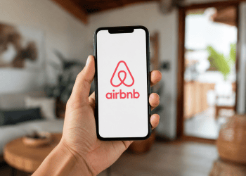 Servicio Nacional de Meteorología y Airbnb ofrecen consejos para el pico de la temporada de huracanes   