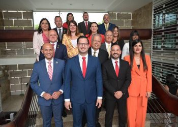 Representantes populares apoyan gestión del comisionado residente en Washington