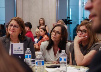 Senado recibe recomendaciones de familias, expertos y agencias para mejorar servicios a personas con discapacidad intelectual