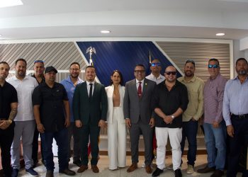 Senado reconoce a empleados de la Autoridad de Edificios Públicos por su labor en iniciativa “Quiero Mi Escuela”   