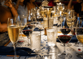 Las Denominaciones de Origen Ribera del Duero y Rueda se unen a Barullo Taberna Española para protagonizar una nueva edición de Pasaporte de Copas