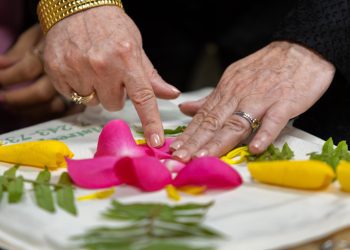 De las flores al textil: una antigua técnica japonesa en Puerto Rico como experiencia creativa