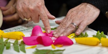 De las flores al textil: una antigua técnica japonesa en Puerto Rico como experiencia creativa
