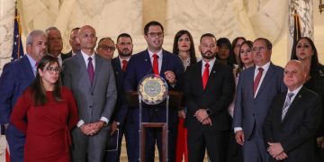 Exigen a Josué Colón renunciar al privilegio abogado-cliente para disipar dudas sobre el contrato de energía