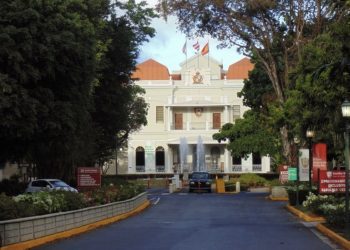 Iniciativa de Farmacia se destaca por fortalecer la seguridad en la administración de medicamentos 