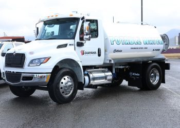 Guayama estrena nuevo camión cisterna