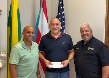 Representante Figueroa contribuye con la realización de obras permanentes en Isabela