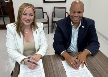 Proyecto Nacer y Universidad Carlos Albizu unen esfuerzos para ampliar oportunidades para padres y madres adolescentes