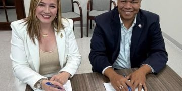 Proyecto Nacer y Universidad Carlos Albizu unen esfuerzos para ampliar oportunidades para padres y madres adolescentes