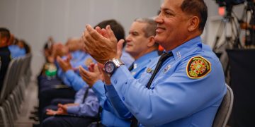 Gobierno fortalece al Negociado del Cuerpo de Bomberos con 72 ascensos y entrega de nuevos camiones de extinción  