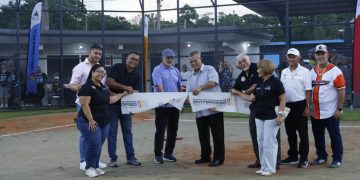 Alcalde de San Lorenzo reinaugura el renovado Parque Orlando De Jesús Claudio en el barrio Espino