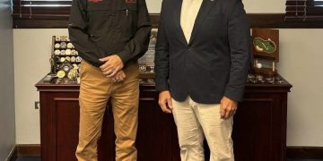 Alcalde de Hatillo presenta la agenda de seguridad al comisionado de la Policía