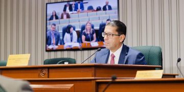 Comisión de Salud de la Cámara de Representantes investiga disparidad en pagos por cuidado de adultos con discapacidad intelectual