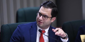 Ferrer denuncia PNP pretende dar golpe de Estado a la Constitución con reforma judicial