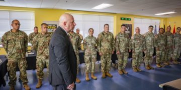 Asesor senior del secretario de Guerra visita a la Guardia Nacional de Puerto Rico